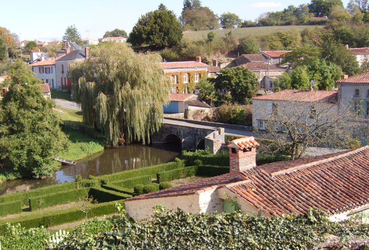 Chambres De La Porte Aux Moines Vouvant Esterno foto